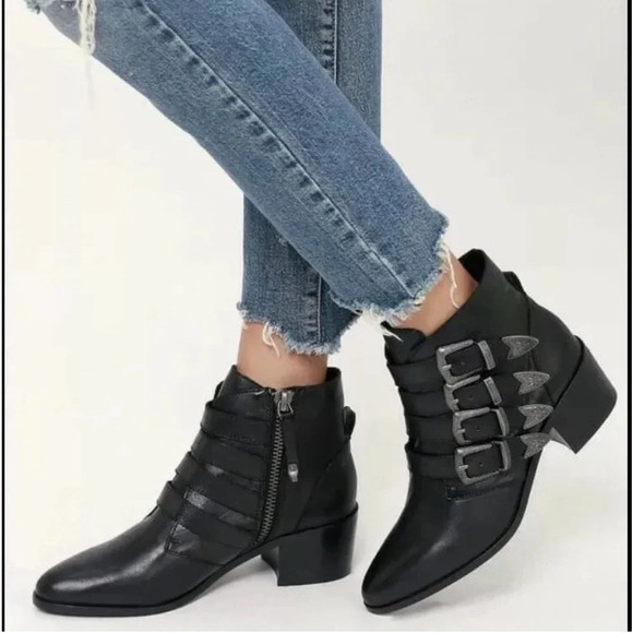 Steve Madden Shoes - Steve Madden BILLEY 5.5 Bootie Boot Black Silver Buckles Block Heel Leather